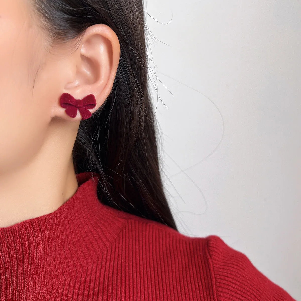 Red Plush Bow Stud & Clip On No Piercing Elegant Furry Knot Alloy Ear Cuff Women's Earrings