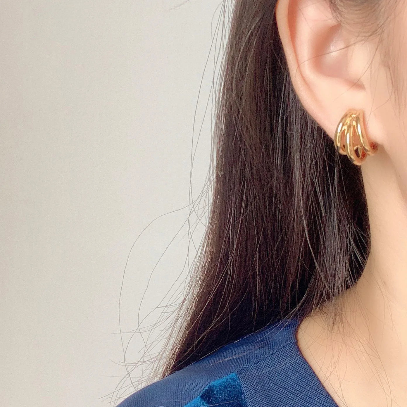 Elegant Gold Alloy Spiral Hoop Stud & Clip On No Piercing Minimalist Metal C-Shaped Ear Cuff Earrings