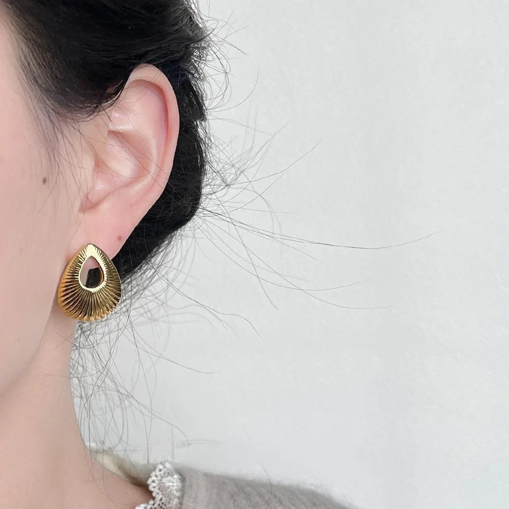 18K Gold Plated Copper Asymmetric Teardrop Drop Earrings For Women Designer Luxe Style