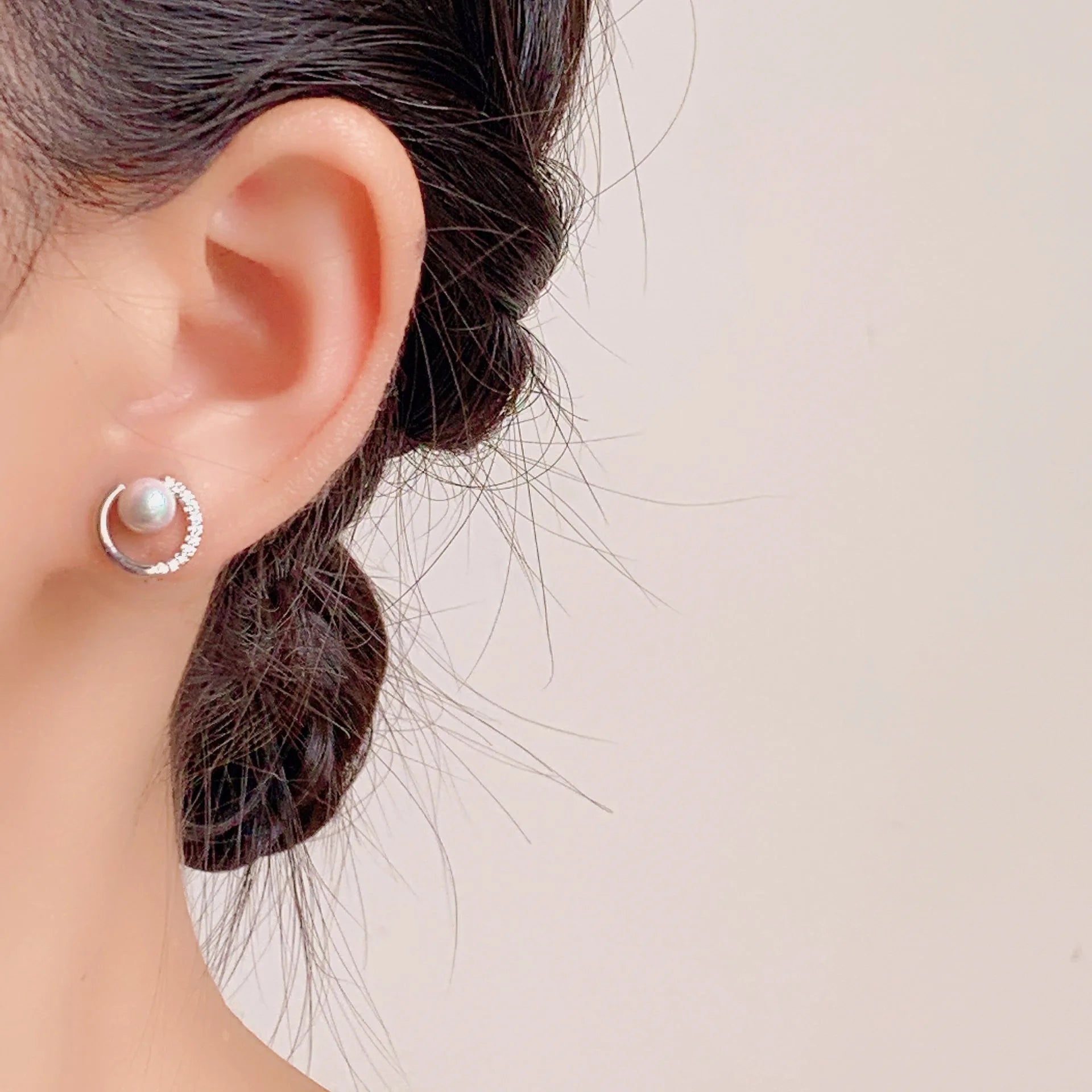 Elegant Geometric Pearl Hoop Stud & Clip On No Piercing Gold Alloy Rhinestone Korean Commuter Earrings