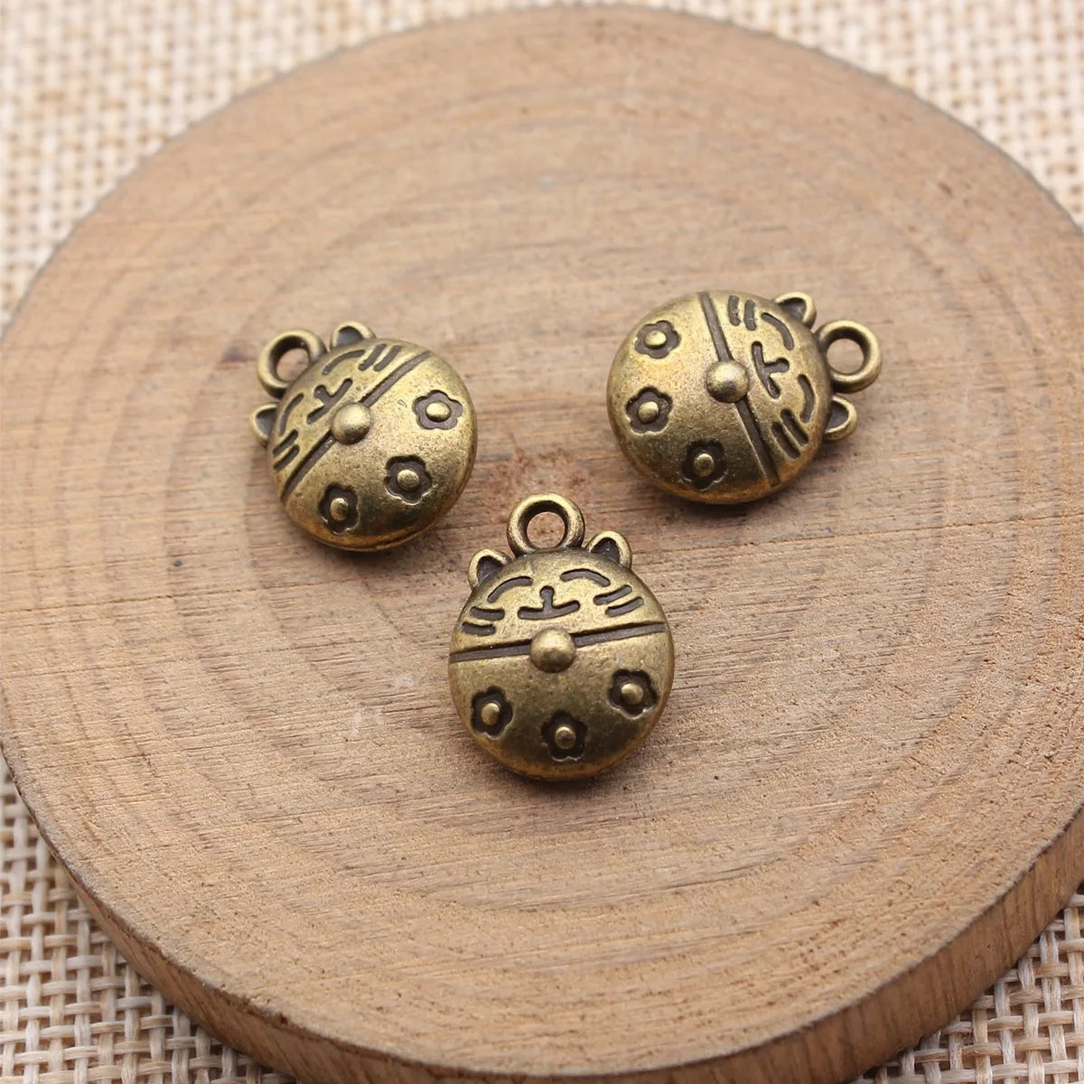 15x11x6.3mm 2.5g Multicolor Zinc Alloy Lucky Cat Charm Pendant for DIY Bracelet Necklace Jewelry Making