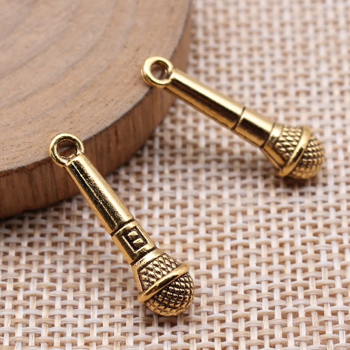 25x7mm 1.8g Multicolor Zinc Alloy Microphone Charm Pendant for DIY Music Theme Jewelry Making