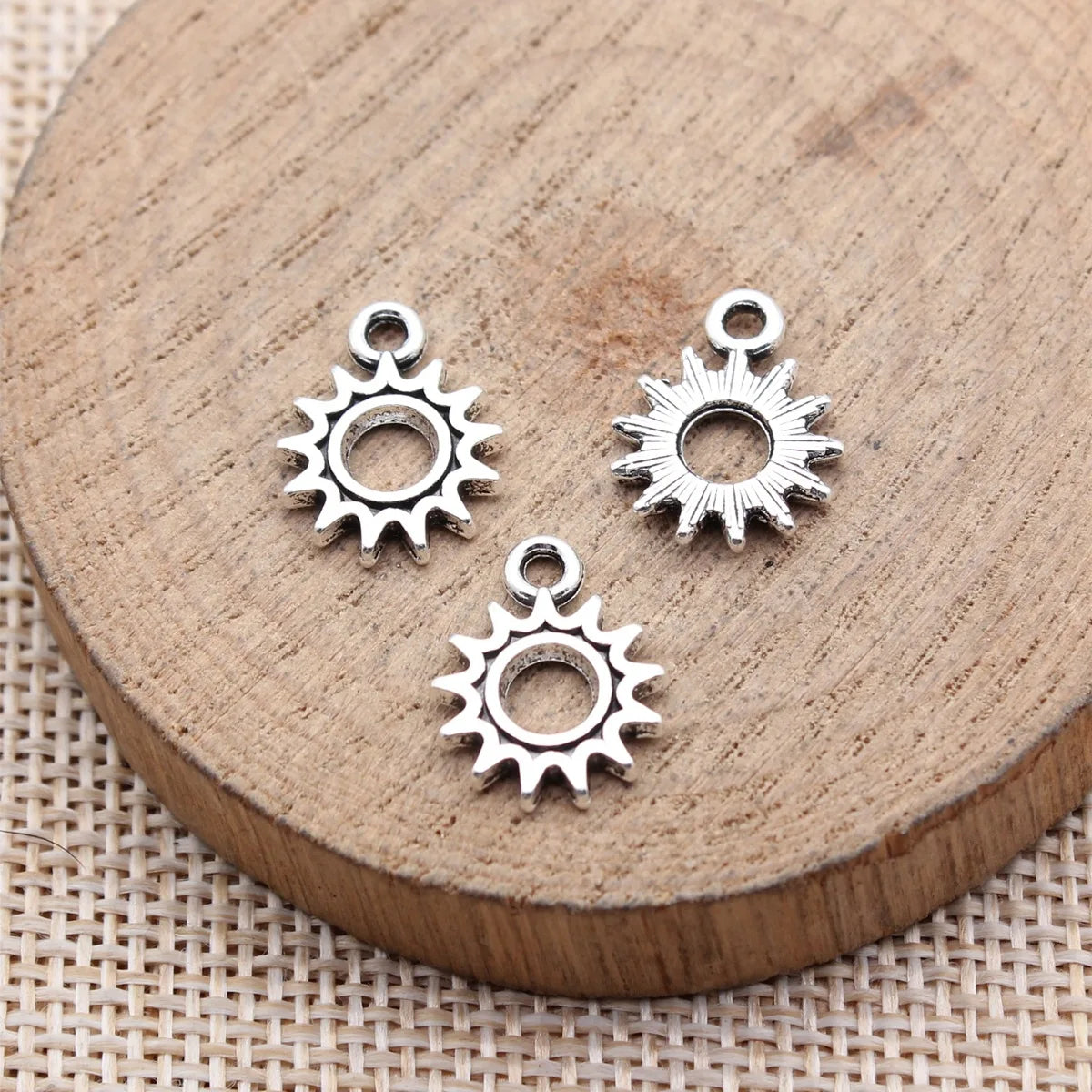 15x12mm 0.69g Multicolor Zinc Alloy Gear Charm Pendant for DIY Bracelet Necklace Jewelry Making