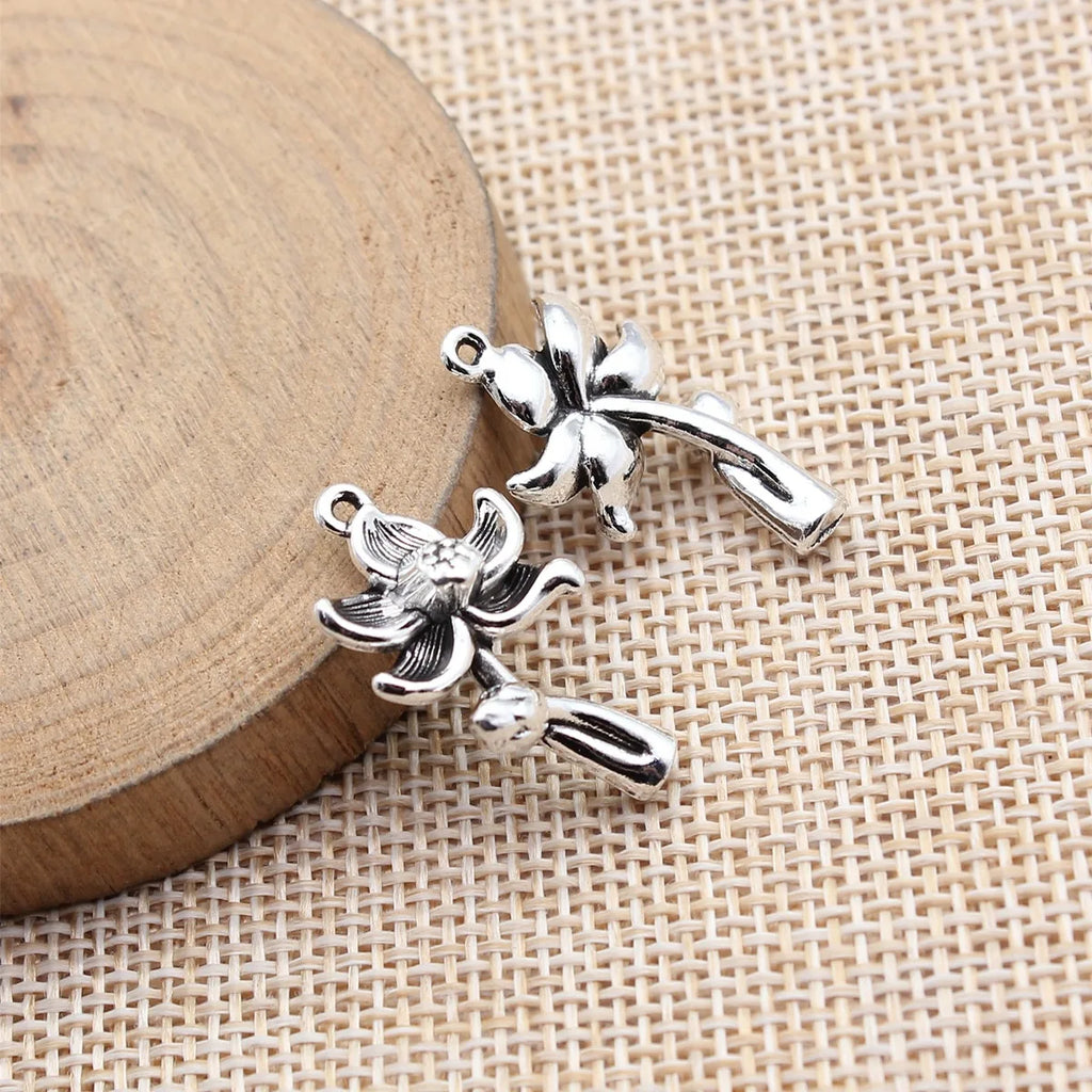 25x14x6.5mm 2.3g Antique Silver Zinc Alloy Lotus Flower Charm Pendant for DIY Necklace Clothing Decor