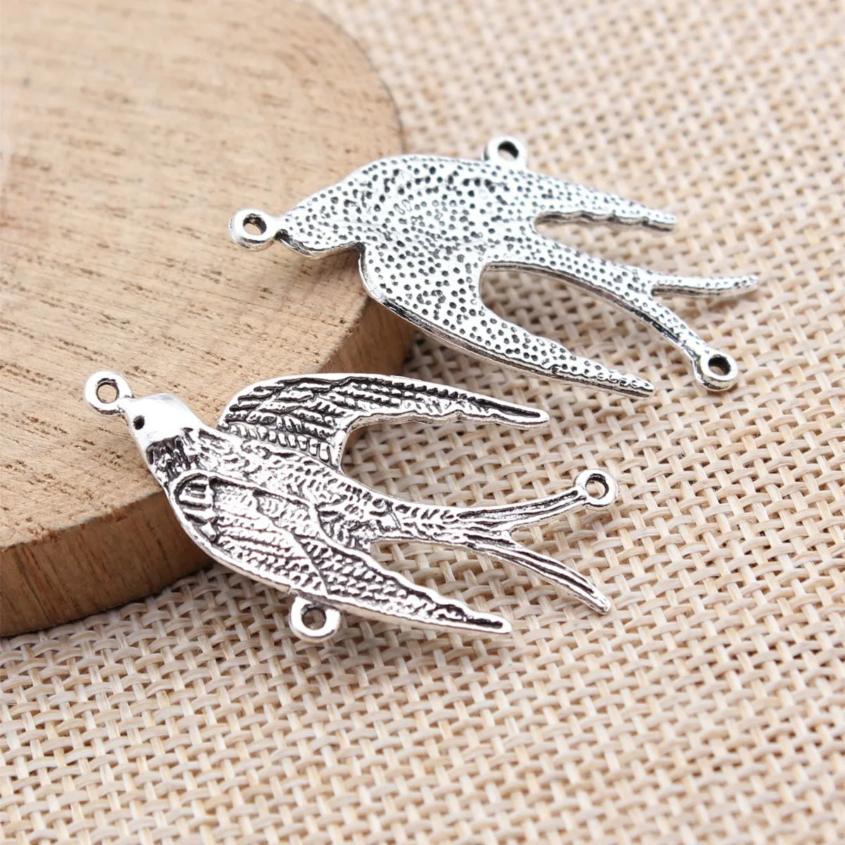 37x21mm 2.6g Antique Silver Zinc Alloy Swallow Connector Charm for Necklace Bracelet Making