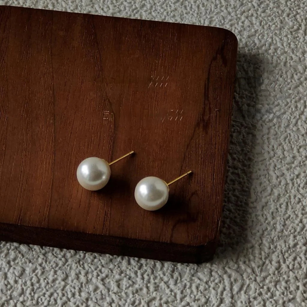 Korean Style Round Shell Pearl Stud Earrings Silver Plated Pin Minimalist Women's Jewelry