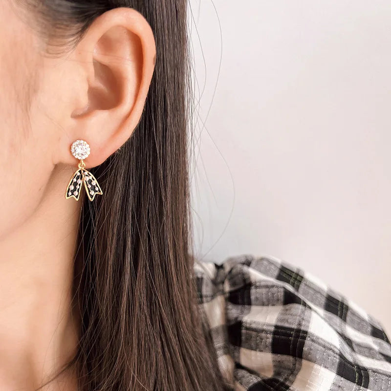 Elegant Luxury Black Bowknot Pearl And Zircon Alloy Dangle Drop Stud & Clip On No Piercing Earrings