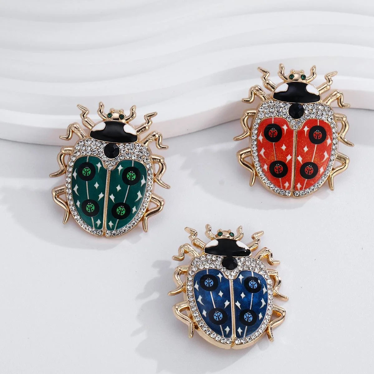 Cute Enamel Ladybug Brooch With Rhinestone Wings, Gold Tone Alloy Insect Lapel Pin Corsage Gift