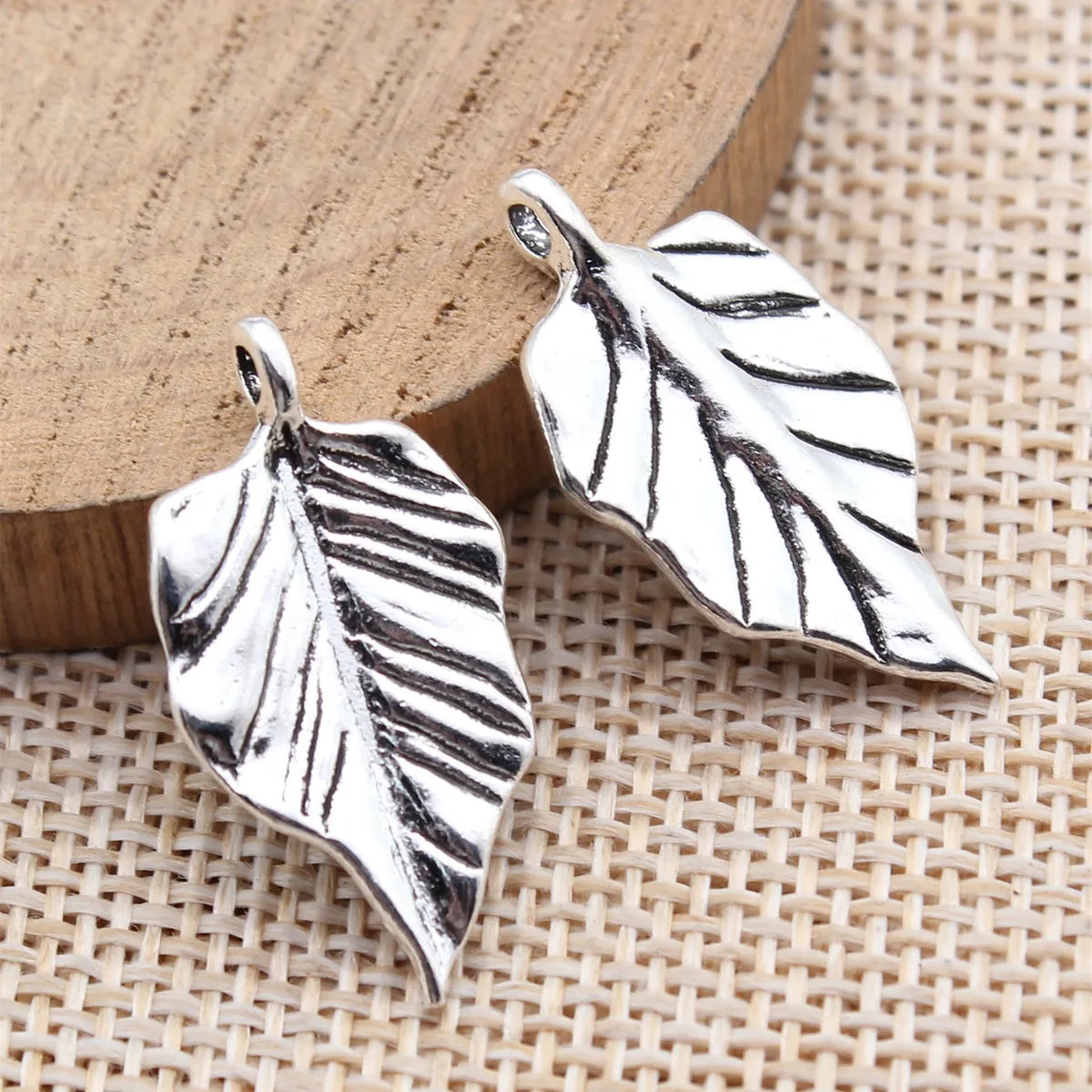28x14mm 1.9g Antique Silver Zinc Alloy Leaf Charm Pendant for DIY Earrings Necklace Jewelry Making