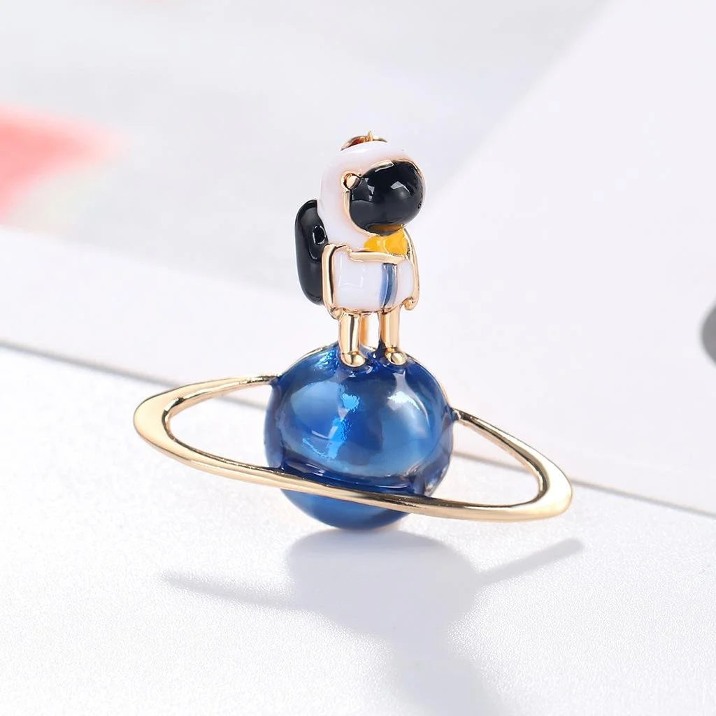 Luxury Blue Enamel Planet Astronaut Globe Alloy Brooch, Korean Style Lapel Pin Corsage Suit Accessory Gift