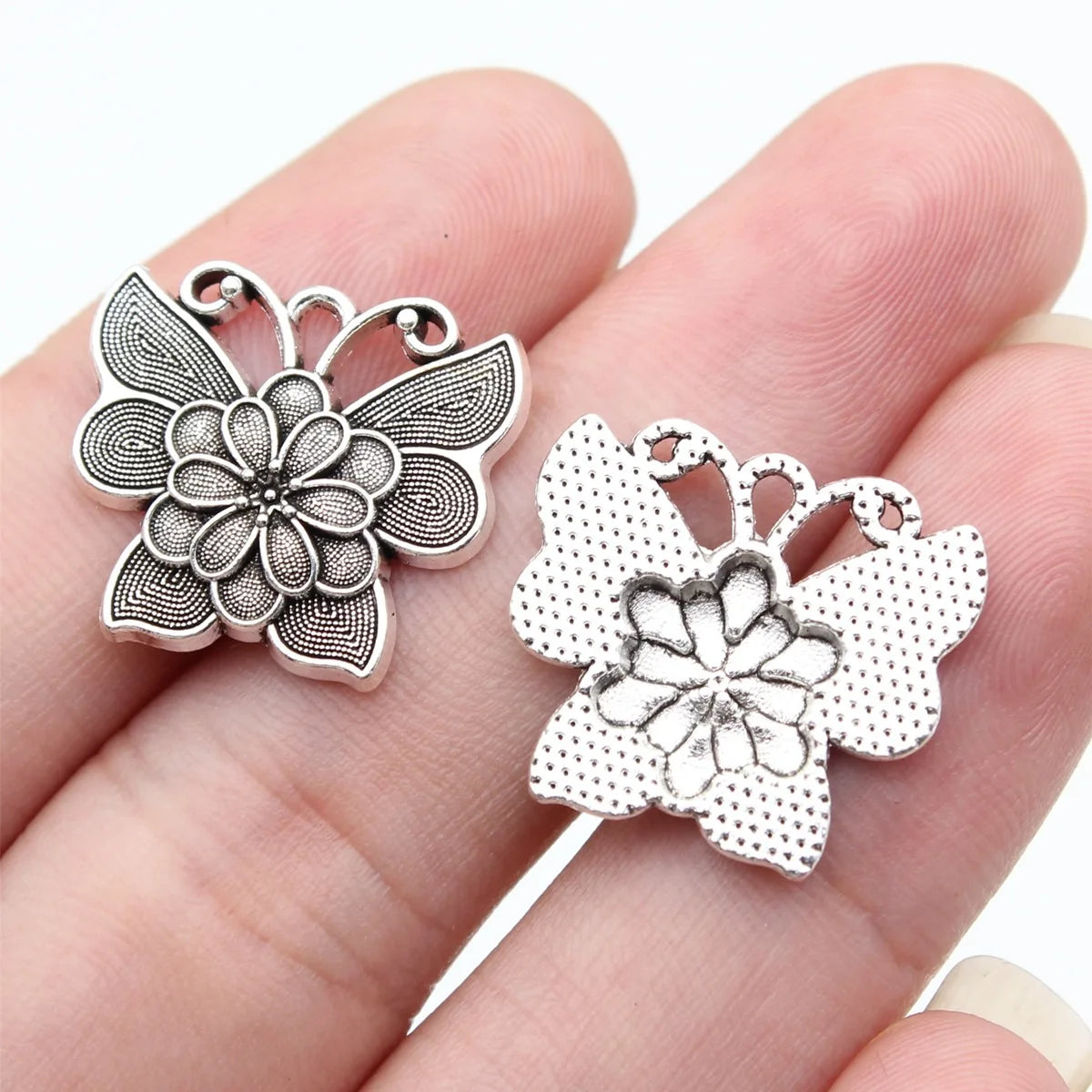 20x18mm 2.1g Antique Silver Zinc Alloy Flower Butterfly Charm Pendant for DIY Jewelry and Garment Decor