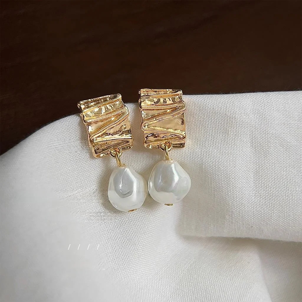 High-End Irregular Baroque Pearl Stud Earrings Geometric Minimalist Light Luxury Jewelry For Women