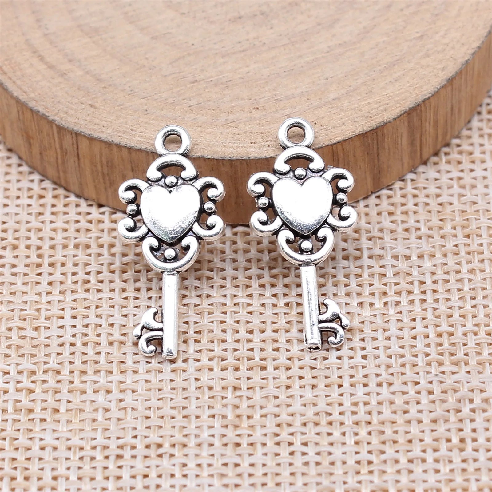 26x12mm 1.3g Antique Silver Zinc Alloy Heart Key Charm Pendant for DIY Handmade Jewelry Making