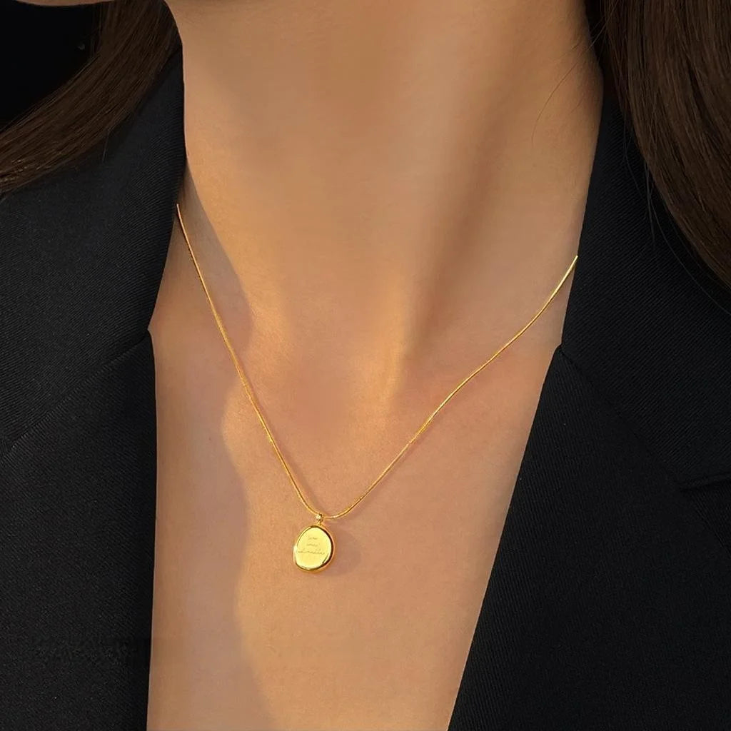 18K Gold Plated 304 Stainless Steel Minimalist Letter Infinity Clavicle Necklace