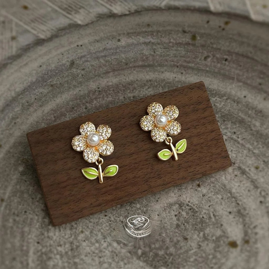 Chic Flower Zircon Copper Drop Earrings With 14K Gold Plating