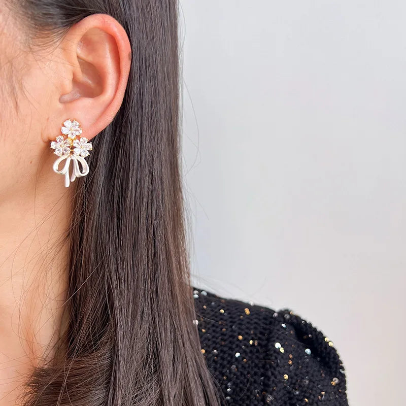 Elegant Sweet Zircon Flower Bowknot Stud & Clip On No Piercing Alloy Bridal Party Earrings