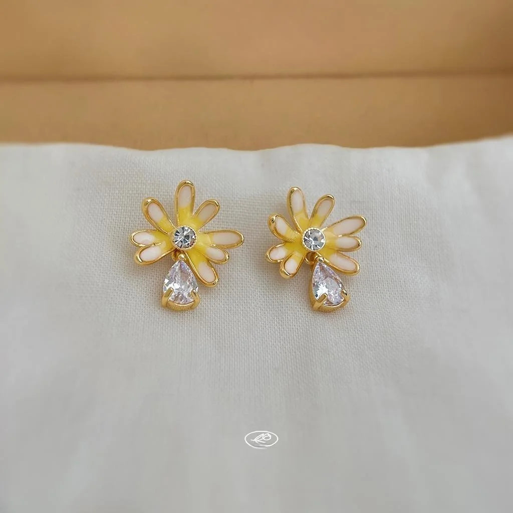 Sweet 14K Gold Plated Copper Yellow Daisy Enamel Zircon Stud Earrings