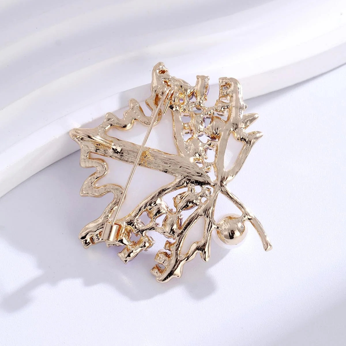 Luxury Maple Leaf Brooch With Mother Of Pearl, Rhinestone And Faux Pearl Corsage Lapel Pin Suit Accessory