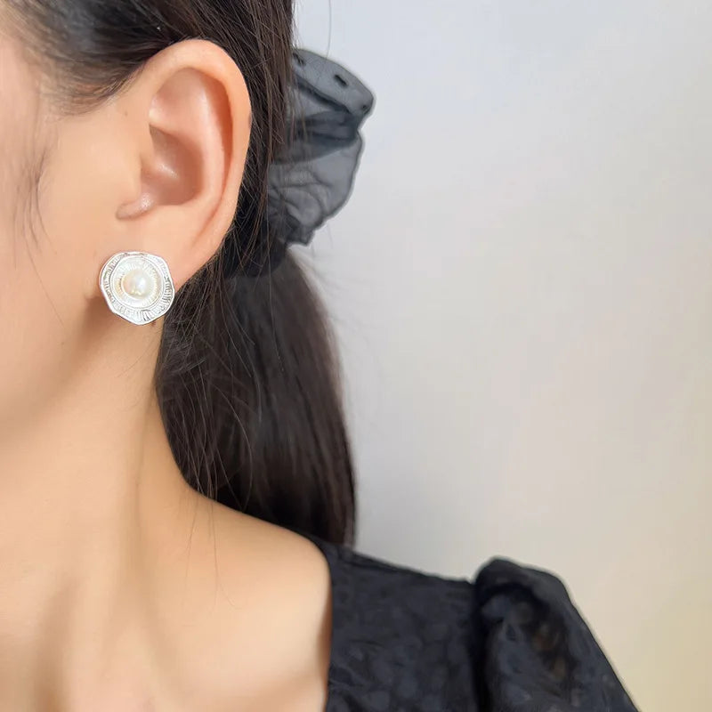 Vintage Seashell Spiral Faux Pearl Alloy Stud & Clip On No Piercing Elegant Niche Design Earrings