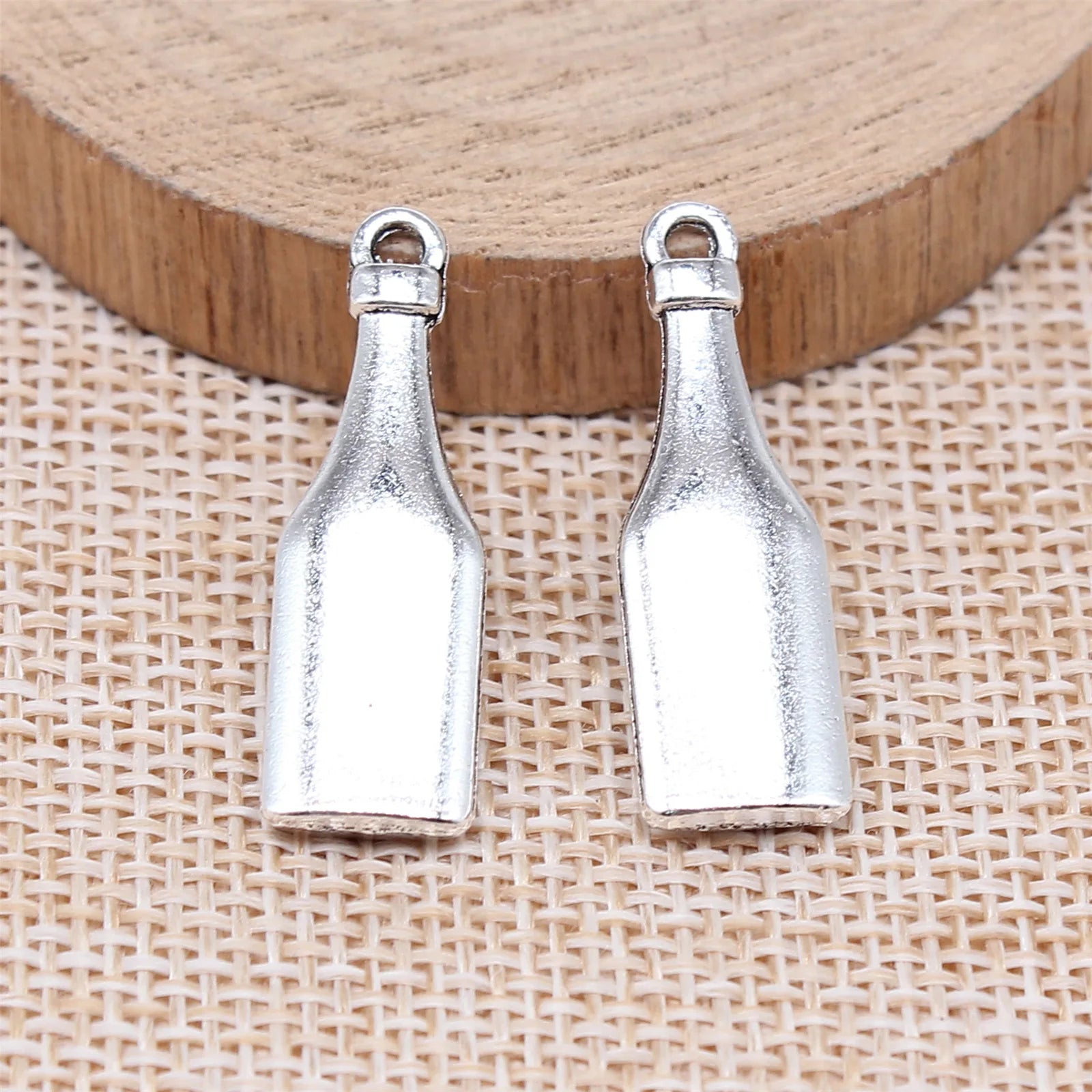30x9mm 3.1g Antique Silver Zinc Alloy Wine Bottle Charm Pendant for DIY Necklace Bracelet Making