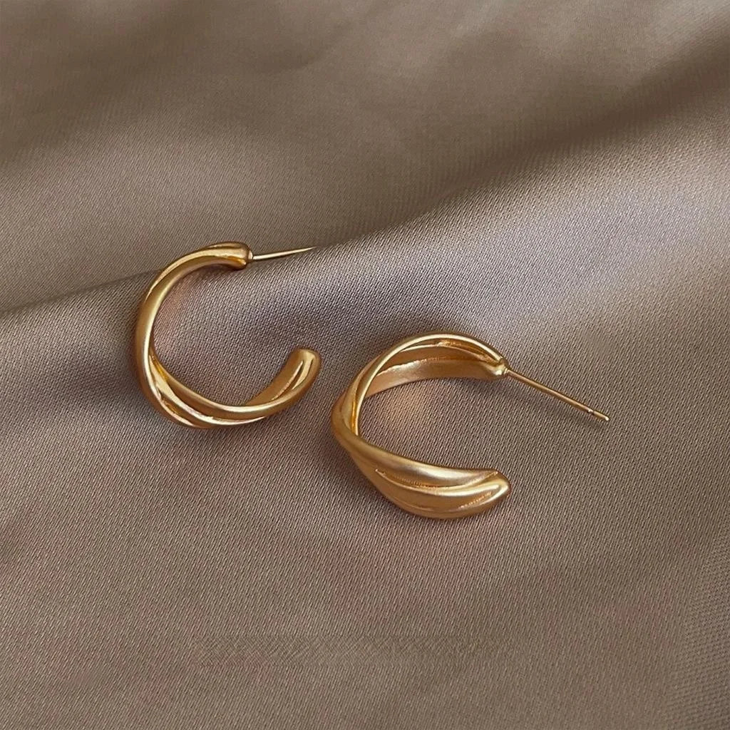 Vintage Style Copper Twisted Arc Stud Earrings, Matte Geometric Metal Earrings For Women