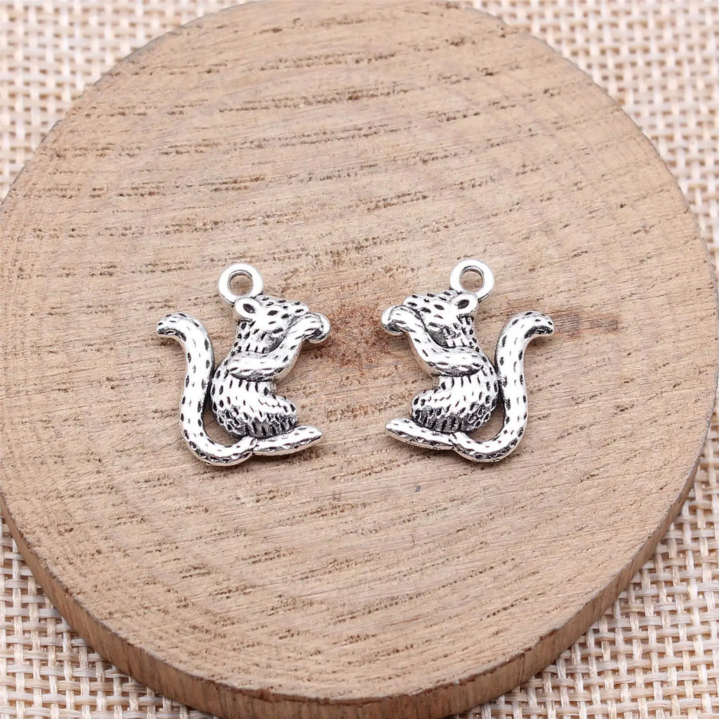 18x15mm 1.8g Antique Silver Zinc Alloy Squirrel Charm Pendant for Necklace Bracelet DIY Jewelry