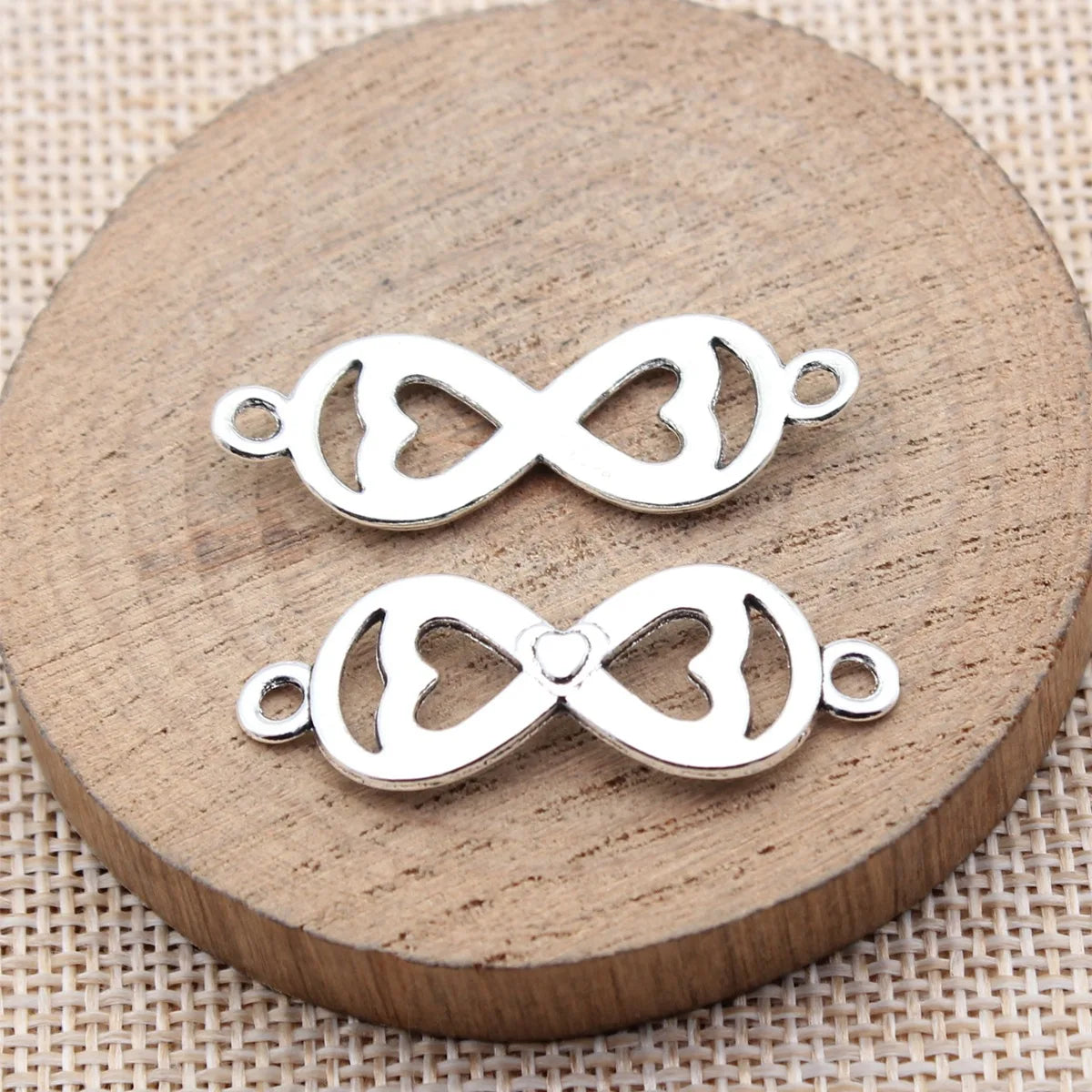 36x13mm 1.9g Antique Silver Zinc Alloy Heart Infinity Connector Charm for Bracelet Jewelry Making
