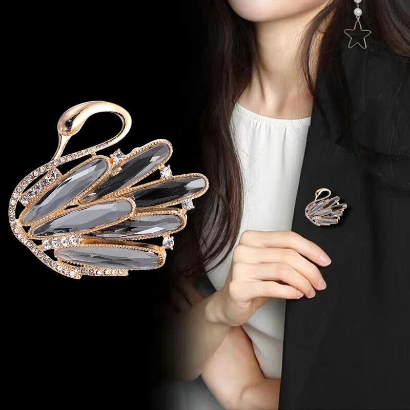 Elegant Swan Alloy Rhinestone Brooch With Black Crystal Wings, Luxury Lapel Pin Corsage Suit Accessory Gift