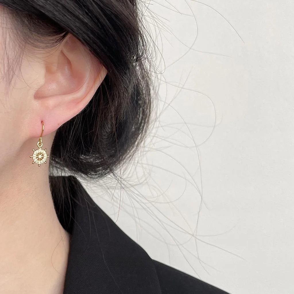 18K Gold Plated Copper Asymmetric Anchor And Ship Wheel Drop Earrings Light Luxury