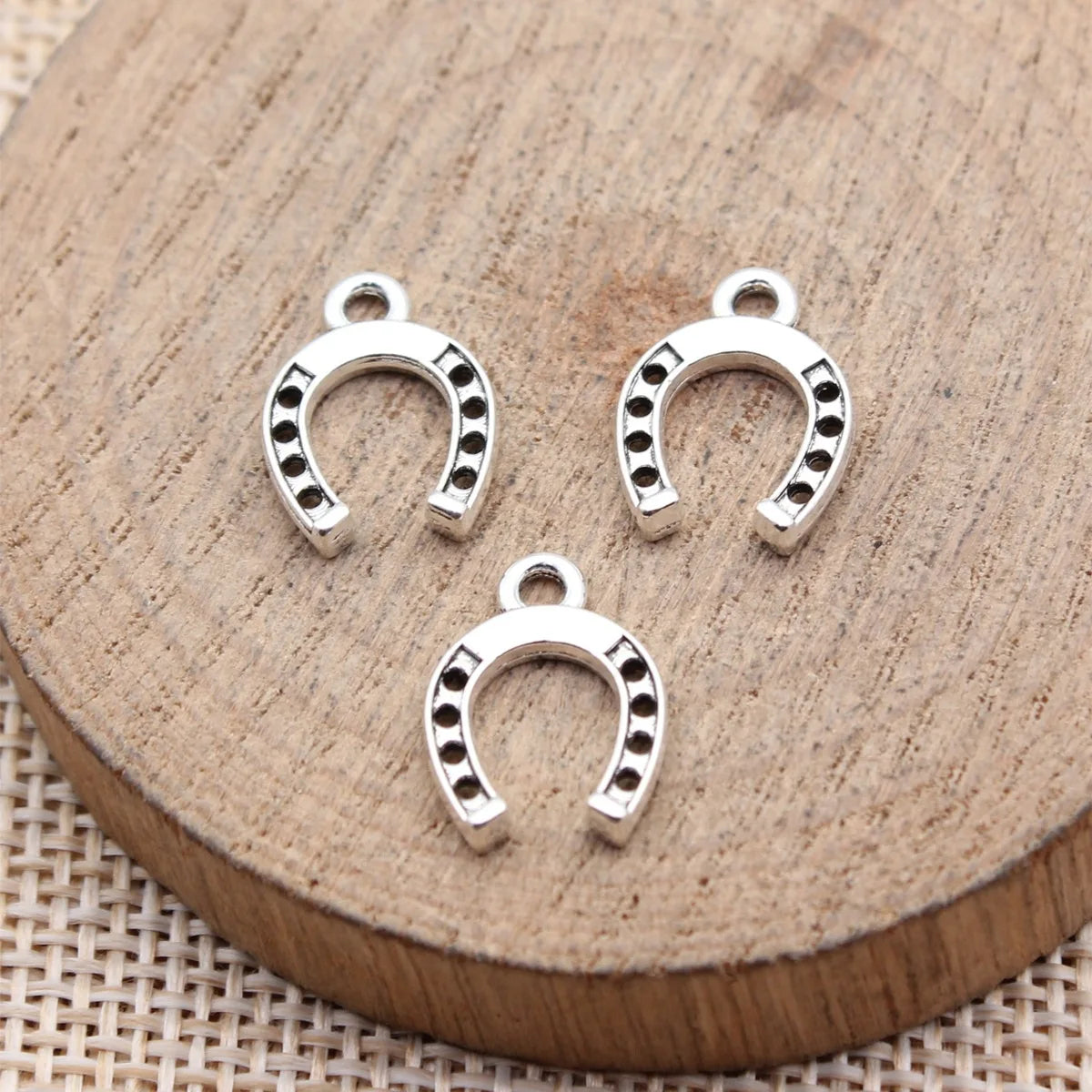 15x11mm 0.52g Multicolor Iron Western Horseshoe Charm Pendant for DIY Bracelet Necklace Jewelry