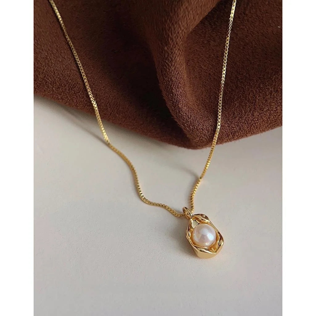 French Vintage 14K Gold Plated Copper Freshwater Pearl Bean Pendant Clavicle Necklace For Women