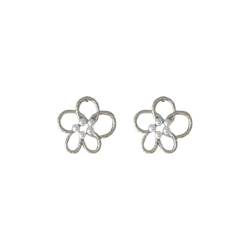 Sweet Cool Hollow Flower Pearl Stud Earrings Silver Plated Metal Floral Jewelry