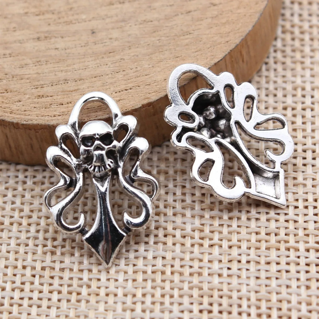 26x17mm 2.4g Antique Silver Zinc Alloy Skull Charm Pendant for Punk Hip Hop Jewelry Making