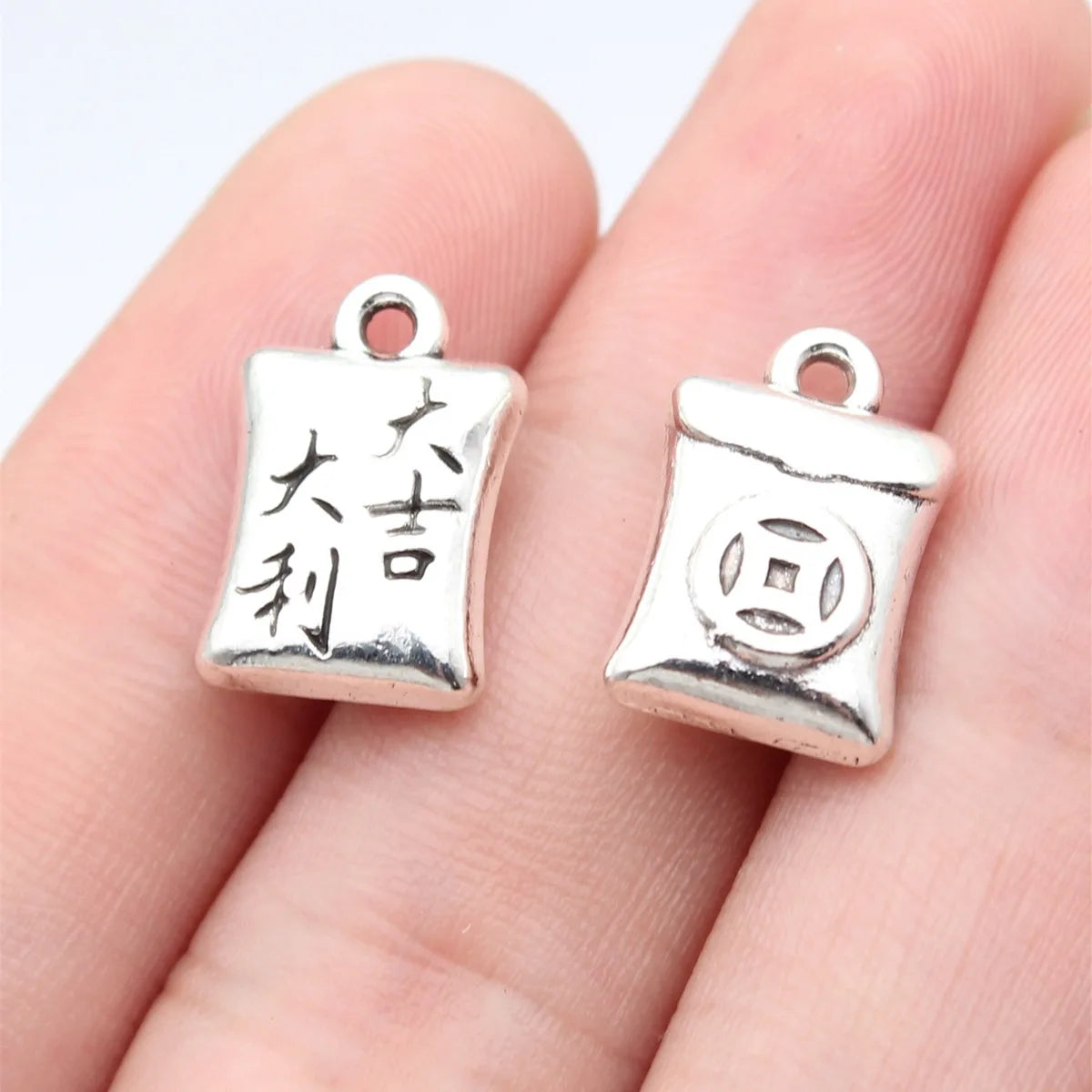 16x10x4.9mm 2.9g Antique Silver Zinc Alloy Red Envelope Charm Pendant for DIY Bracelet Necklace Jewelry