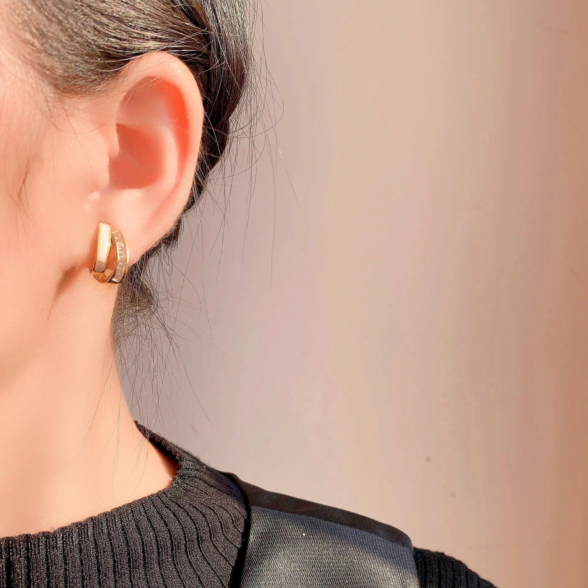 Elegant Curved Double Arc Mother Of Pearl Zircon Alloy Stud & Clip On No Piercing Earrings
