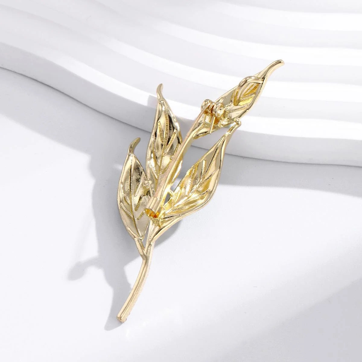 Elegant Green Willow Leaf Enamel Rhinestone Alloy Brooch, Branch Lapel Pin Corsage Suit Accessory Gift