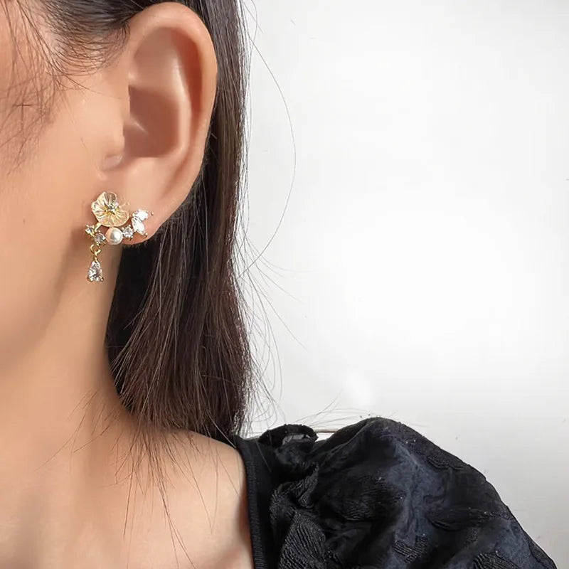 Elegant Flower Shell Pearl Rhinestone Alloy Stud & Clip On No Piercing Summer Forest Style Earrings