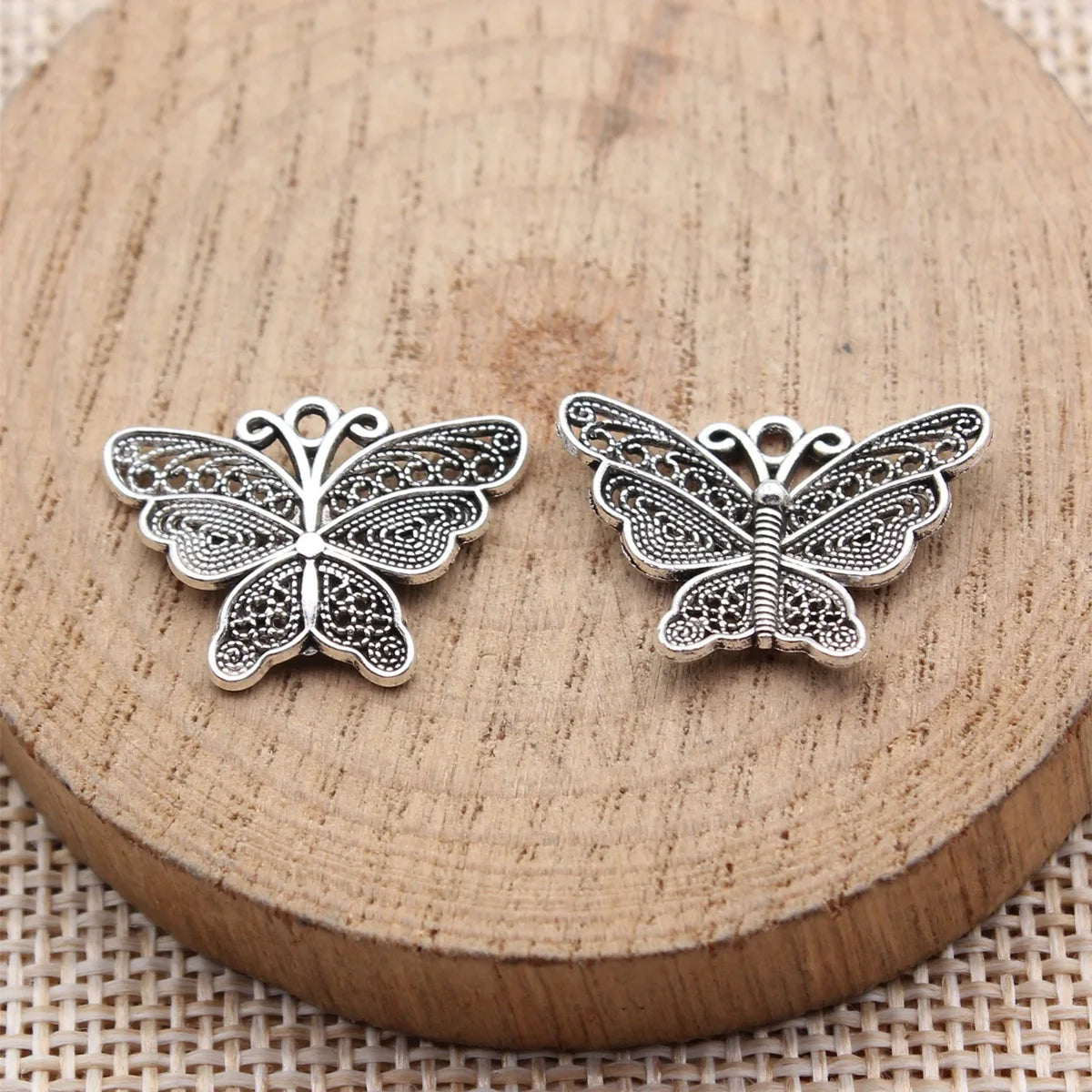 21x15mm 0.98g Antique Silver Zinc Alloy Butterfly Charm Pendant for DIY Chinese Style Necklace Jewelry