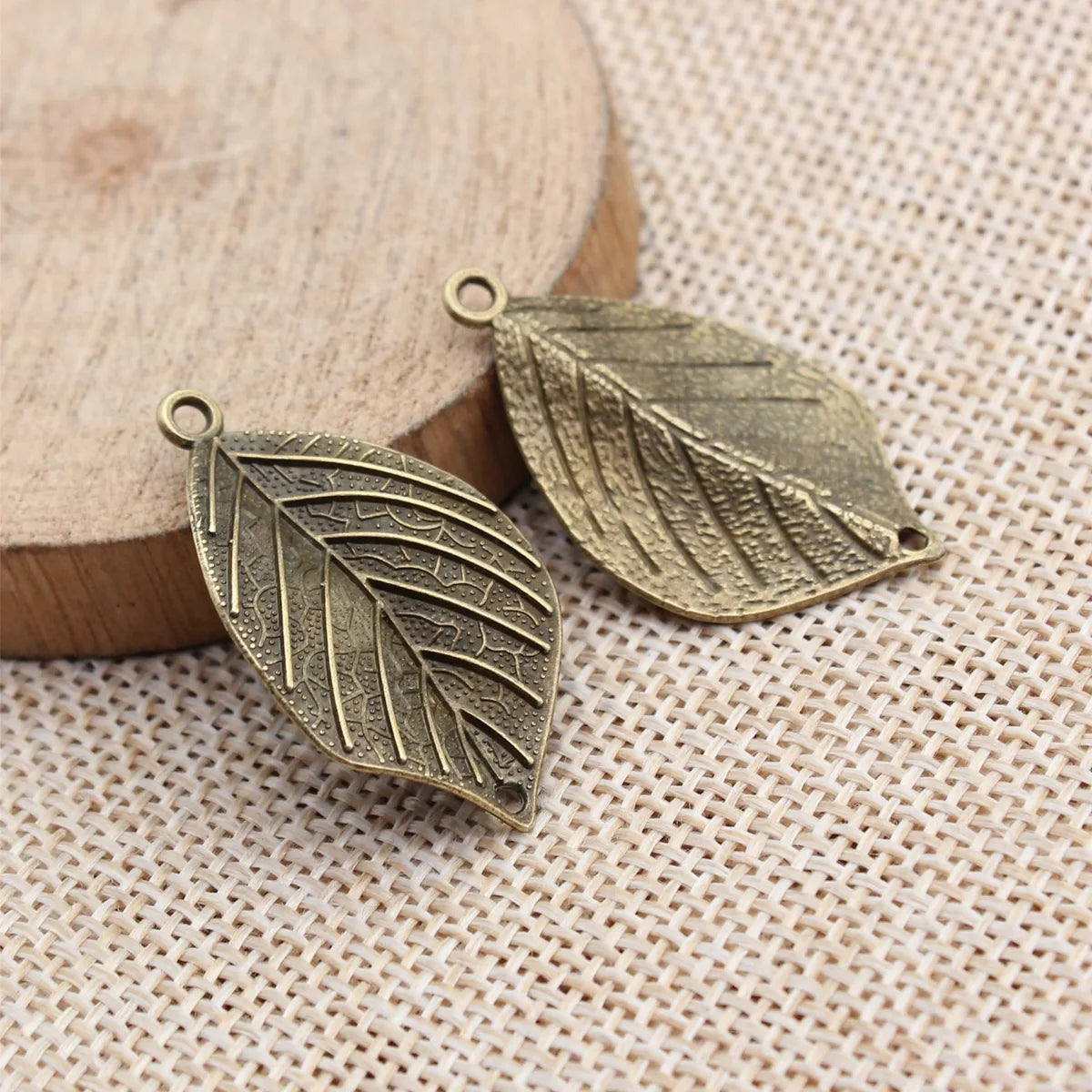 33x20mm 2.3g Multicolor Zinc Alloy Leaf Connector Charm for Necklace Bracelet Jewelry Making