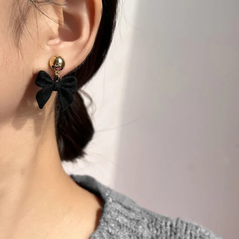 Vintage Black Velvet Bow Alloy Gold Ball Drop Stud & Clip On No Piercing Women's Fashion Earrings