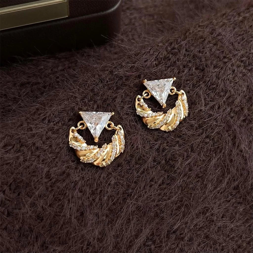 Light Luxury Micro Pave Zircon Heart Geometric Copper Stud Earrings