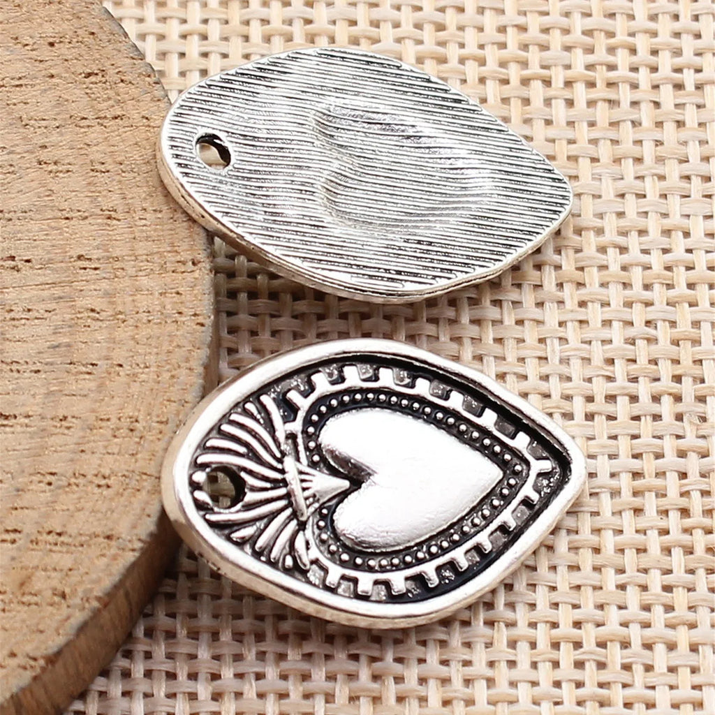 28x17mm 2.9g Antique Silver Zinc Alloy Gothic Heart Charm Pendant for DIY Necklace Jewelry Making
