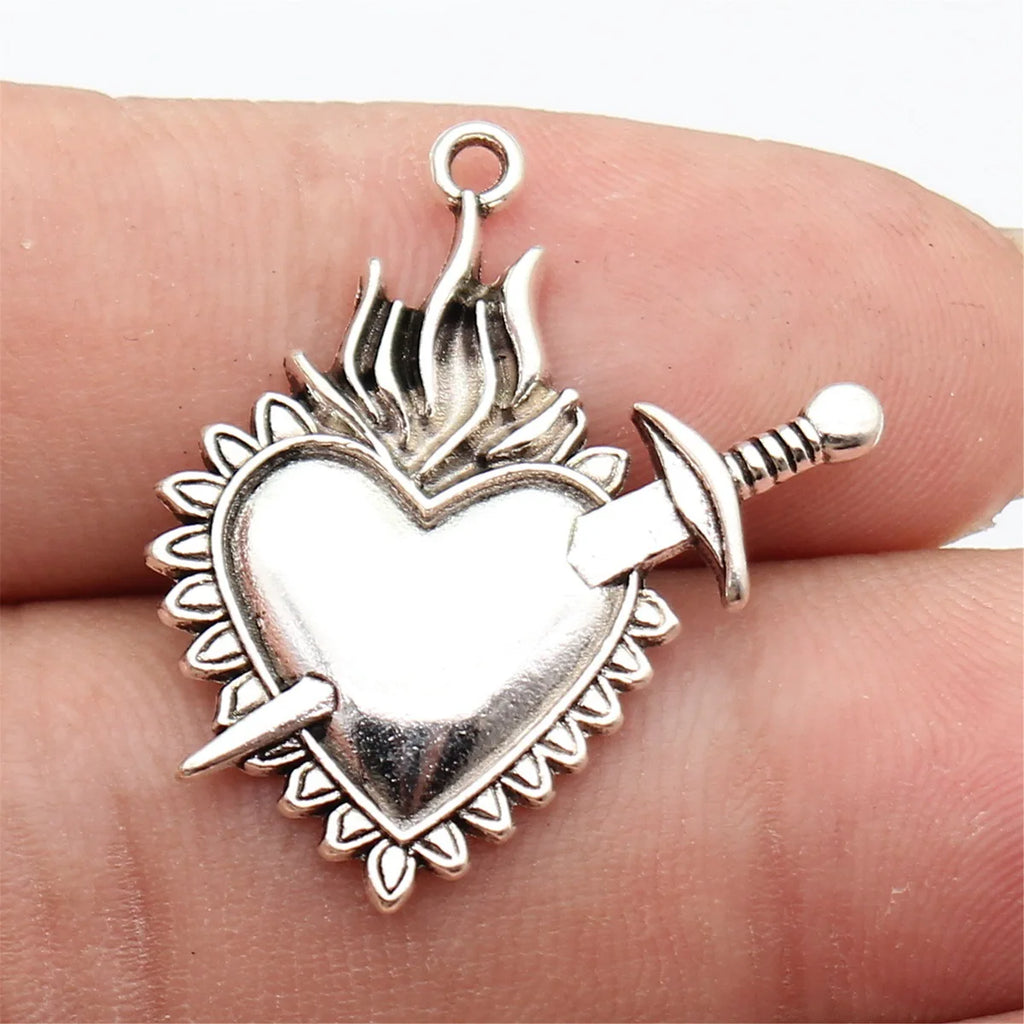 27x19mm 2.8g Antique Silver Tone Zinc Alloy Gothic Sword in Heart Charm Pendant for DIY Jewelry