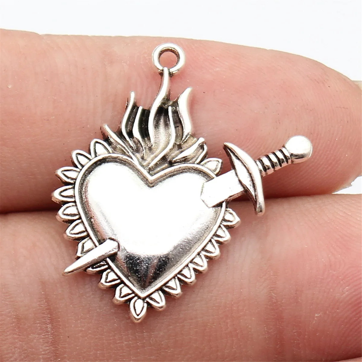 27x19mm 2.8g Antique Silver Tone Zinc Alloy Gothic Sword in Heart Charm Pendant for DIY Jewelry