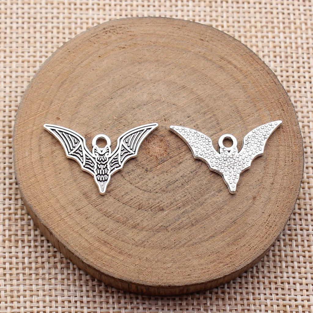 25x16mm 1.1g Antique Silver Zinc Alloy Bat Charm Pendant for Gothic DIY Bracelet Necklace Making