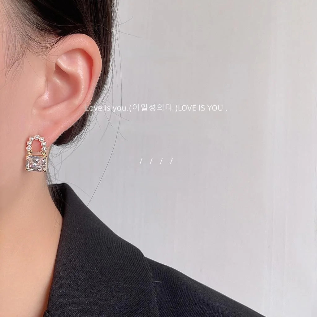 French Vintage Copper U-Shaped Pearl Zircon Handbag Stud Earrings For Women