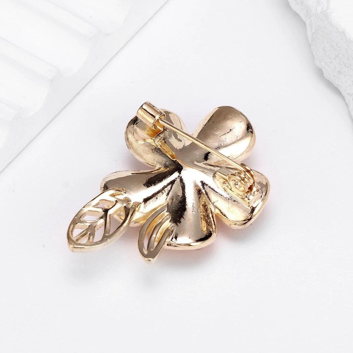 Elegant Blue Gradient Crystal Flower Brooch With Rhinestones, Gold Alloy Lapel Pin Corsage Suit Accessory