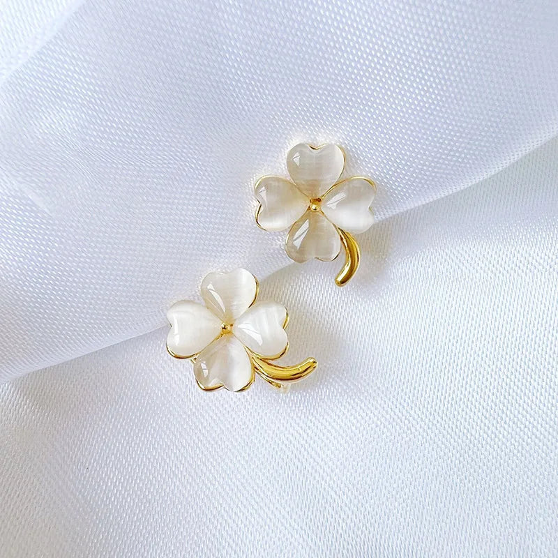 Elegant Cat Eye Stone Four Leaf Clover Alloy Stud & Clip On No Piercing Lucky Flower Earrings