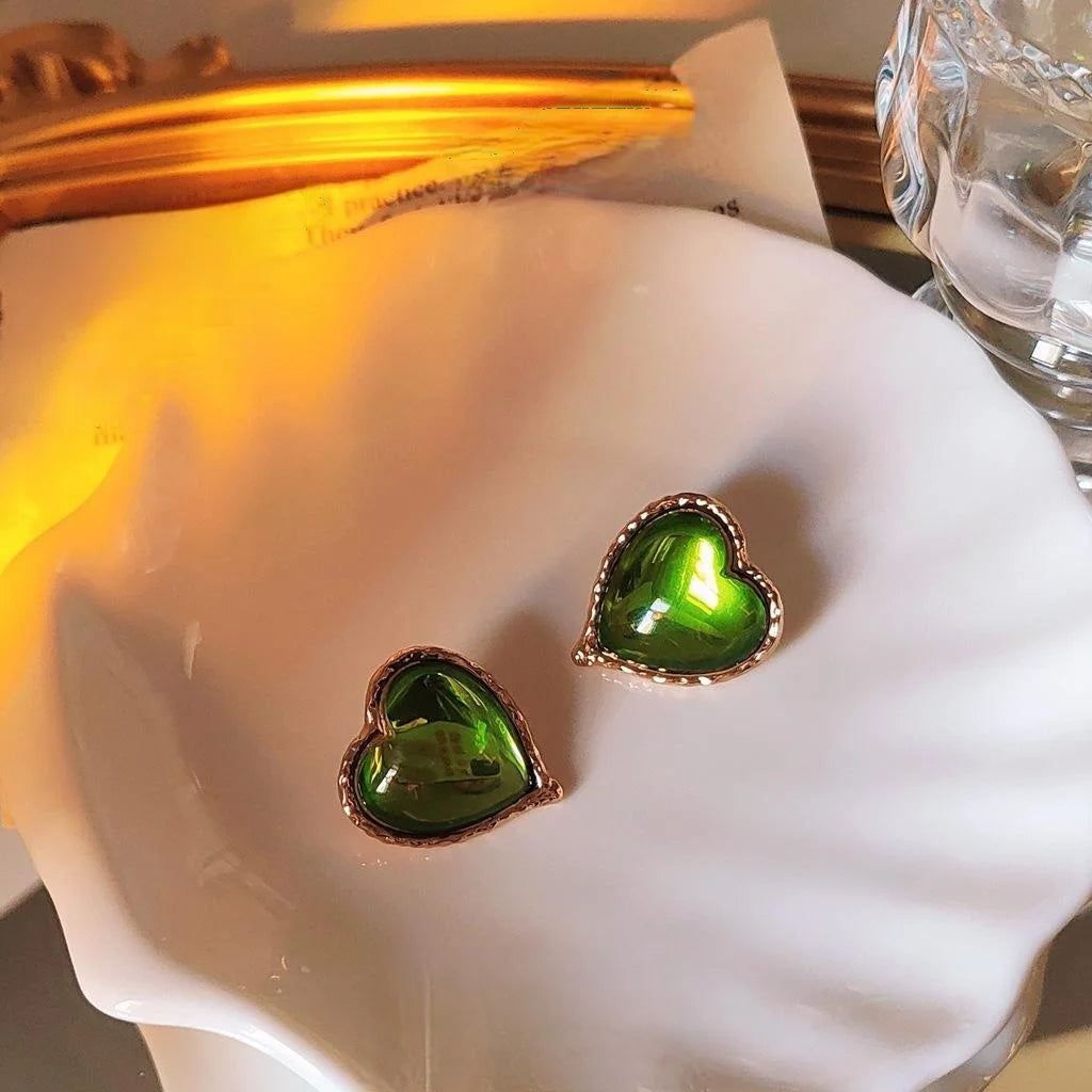 Vintage Green Heart Stud Earrings Alloy Emerald Heart Court Style Elegant Jewelry