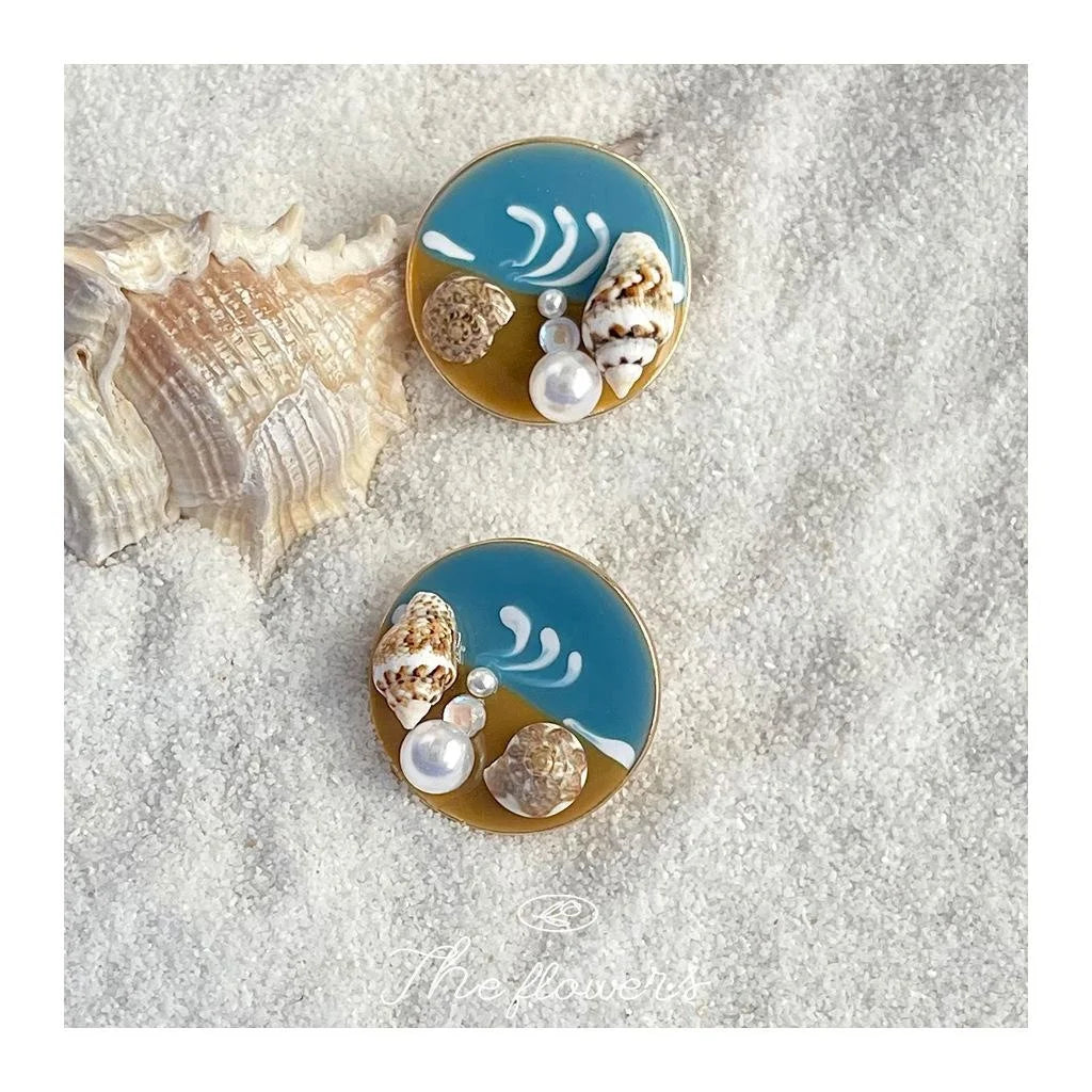 High Gloss Pearl Natural Conch Stud Earrings, Vacation Ocean Beach Geometric Jewelry